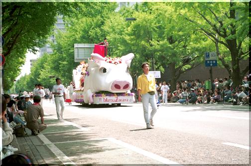 ���l���≮