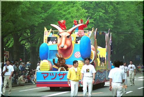 ���l���≮