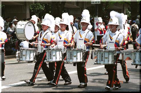 �֓��w�@���E�����w�Z�}�[�`���O�o���h